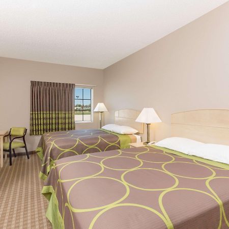 Super 8 By Wyndham Carroll/East Hotel Exterior photo